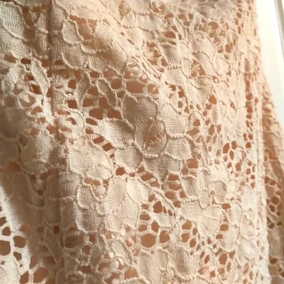 ✨SALE: 2 for 50% off!✨ Suzy Shier lace blush pink strapless dress - XS - Picture 3 of 6